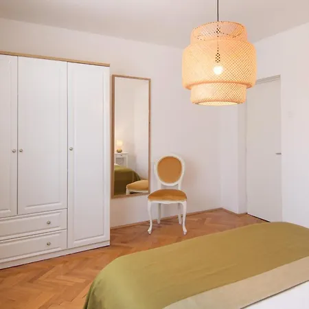 Julie City Centre Apartment Porec